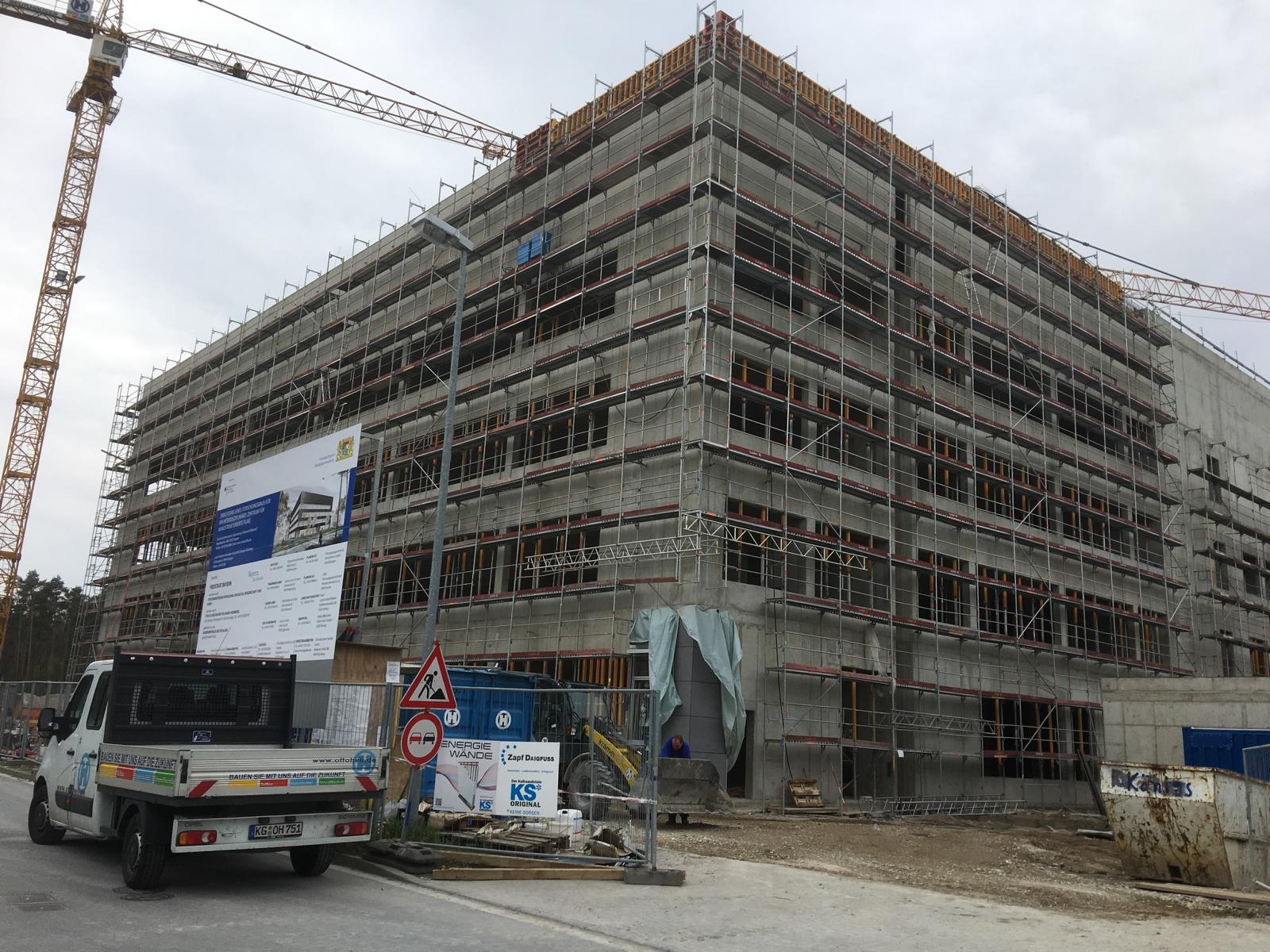 Qualitätsüberwachung in Bezug auf den Estrich bei einem staatlichen Projekt in Erlangen